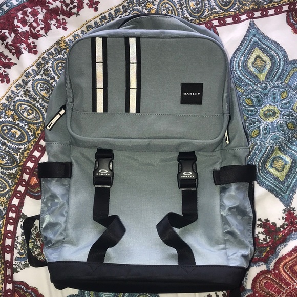 oakley utility cube backpack